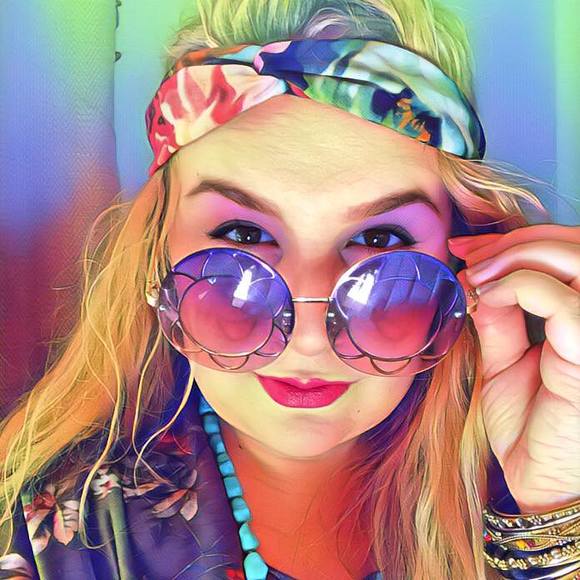 Meet your Posher, Ivy - Picture 1 of 1